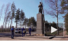 Видео: сотрудники Выборгтеплоэнерго укрепили фундамент памятника освободителям города