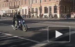 Закрытие мотосезона в Петербурге: по центру проехали байкеры