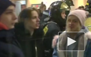 Опубликовано видео эвакуации из аквапарка "Морион" в Москве
