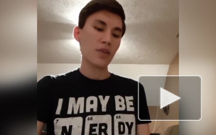 Видео: молодой человек заговорил голосом синтезатора речи