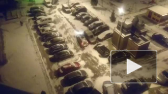 Видео из Подмосковья: В Видном неадекватный водитель протаранил 12 авто