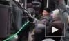В Москве Алексея Навального увезли на автозаке 