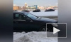 На Петроградской стороне чиновник чистил снег: это оказалась акция канала ТНТ 