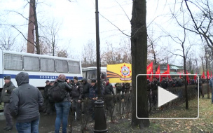 "Русский марш" в Петербурге идет под дождем