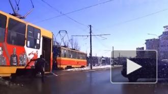 Трамвай поехал без водителя по Красноармейскому проспекту Барнаула