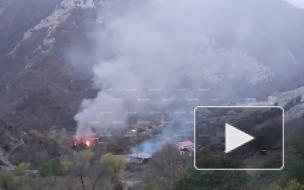 Жители перешедших Азербайджану районов Карабаха сжигают свои дома