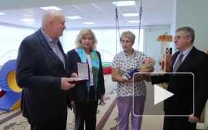 Малыш, родившийся в петербургском метро, получил первую медаль 