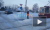 На Выборгском шоссе на трамвайных путях застрял автомобиль Audi