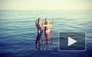 Видео: голого Панина застукали с двумя обнаженными девушками