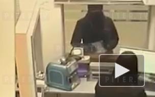 Суд заключил под стражу обвиняемого в ограблении банка на 2,5 млн рублей на Индустриальном проспекте