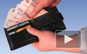 В городе Куйбышеве Новосибирской области фермер вывалил перед банком телегу с навозом