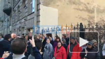 Петербуржцы защищали природу "живым щитом" в Кузнечном переулке