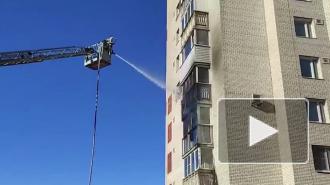 Очевидцы засняли процесс тушения пожара на улице Гидростроителей в Кронштадте