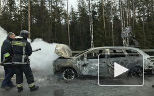 Перед пунктом оплаты на ЗСД загорелась машина: фото и видео