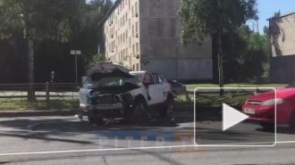 Каршеринговое авто врезалось в забор на Народной улице