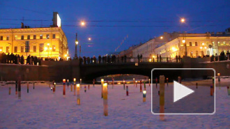 Француз Марк Ар снова зажег свои ледяные свечи в Петербурге