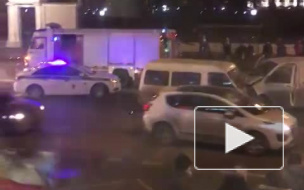 Появились фото и видео с места лобового столкновения на Невском 
