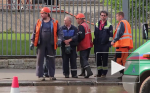 Движение по улице Решетникова восстановлено, вода из прорванной трубы больше не пребывает     