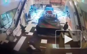 Видео: мигранты напали на торговый центр в Екатеринбурге 