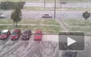 Петрбургские спасатели всю ночь боролись с последствиями ливня и града