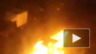 Видео: ночью на севере очевидцы засняли автомобильный пожар