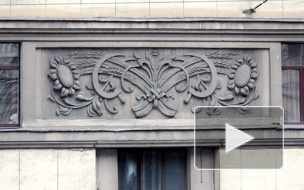 На Невском проспекте рухнувшая лепнина убила человека