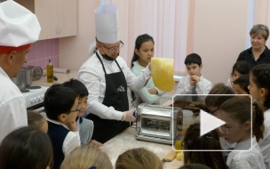 Шеф-повар петербургского ресторана научил школьников готовить итальянскую пасту
