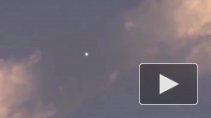 Очевидец снял загадочное видео, как НЛО "затирал" облако