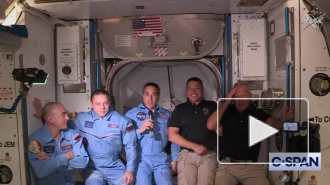 Командир Crew Dragon ударился головой во время перехода на МКС