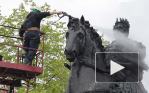 Петра I у Инженерного замка отмыли от грязи