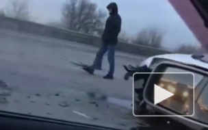 ДТП: в Ростовской области у легковушки взорвалось колесов