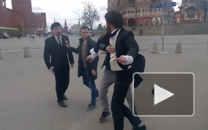 Появилось видео драки Ленина и Пушкина на Красной площади