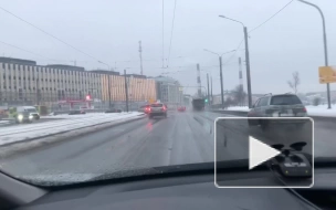 В Петербурге пошел ледяной дождь – видео
