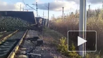 В Ленинградской области сошли два вагона грузового поезда с углем