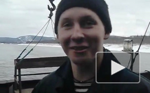 Россиян возмутило видео, где моторист с улыбкой загрязняет реку