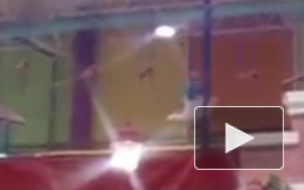 В Красноярске на батуте из-за неудачного прыжка скончался мужчина