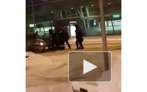 Водитель - лихач прокатился по терминалу аэропорта в Казани