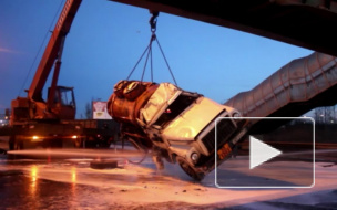 На Московском шоссе грохнулся бензовоз: две полосы перекрыли, дорогу очищали специальным сорбентом