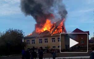 Страшный пожар в Омской области попал на видео