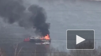 На Москве-реке ликвидировали открытое горение на пришвартованном судне