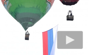 Губернатор Ленобласти Дрозденко поздравляет с Днем государственного флага