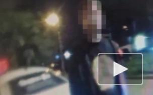 На улице Белы Куна мужчина угрожал топором двум женщинам