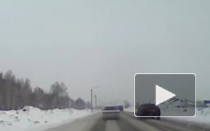 В Кемерове в ходе погони с ДПС водитель Toyota врезался в Jaguar