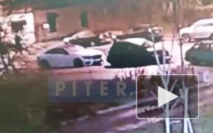 Автомобиль "помял" две машины, припаркованных на улице Мира