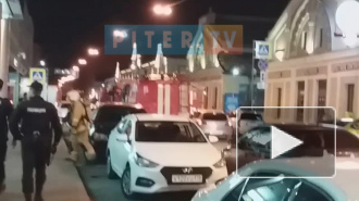 Видео: пожарные окружили бизнес-центр на Ефимова