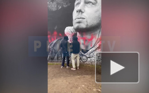 Видео: в Петербурге начали восстанавливать граффити с Сергеем Бодровым