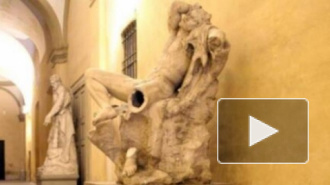 Студент отломал ногу статуе 19 века, присев ей на колени, чтобы сделать "селфи"