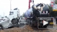 На МКАДе в Москве перевернулся грузовик с битумом