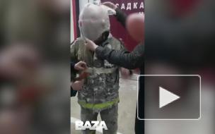 Российские пожарные потушили пожар при минус 54 на улице и покрылись льдом