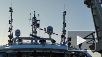 На крупнотоннажном траулере "Баренцево море" подняли флаг